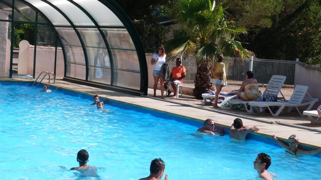 Camping La Vidaresse Hotel Sainte-Anastasie-sur-Issole Ngoại thất bức ảnh
