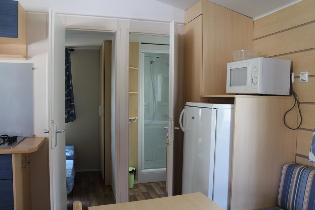 Camping La Vidaresse Hotel Sainte-Anastasie-sur-Issole Ngoại thất bức ảnh