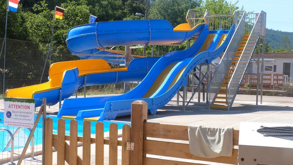 Camping La Vidaresse Hotel Sainte-Anastasie-sur-Issole Ngoại thất bức ảnh