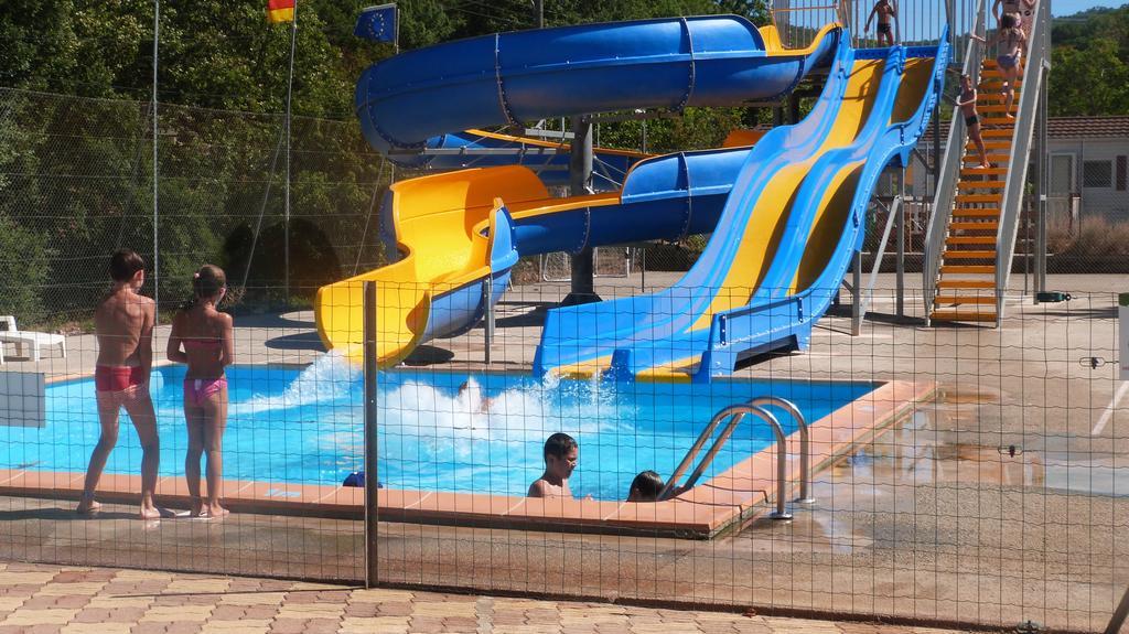 Camping La Vidaresse Hotel Sainte-Anastasie-sur-Issole Ngoại thất bức ảnh